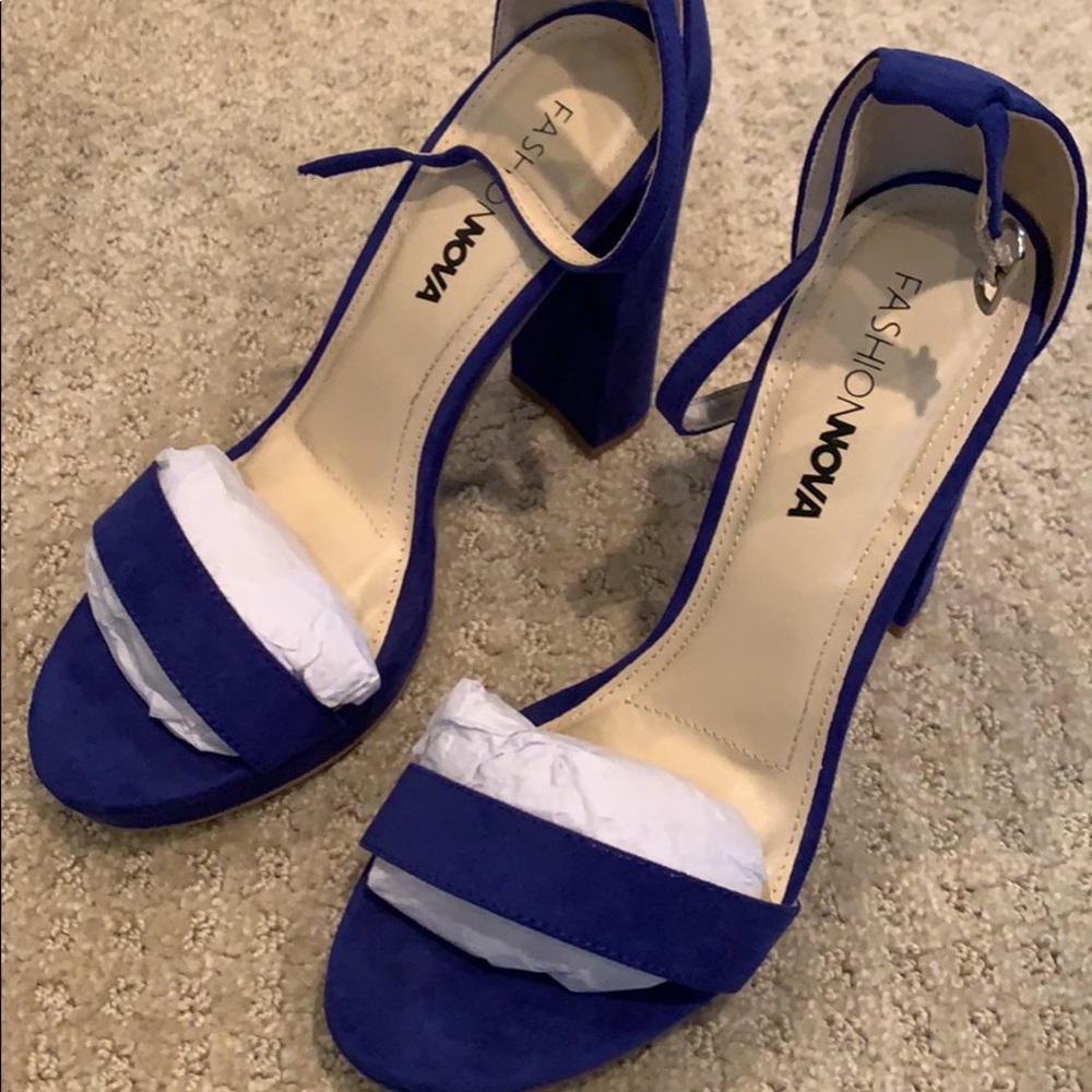 Navy blue fashionnova heels - Picture 1 of 3